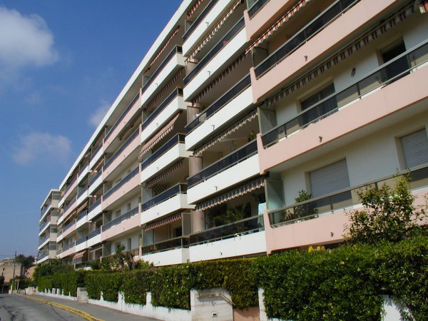 Photos de Appartement à Saint-Laurent-Du-Var (06700) 