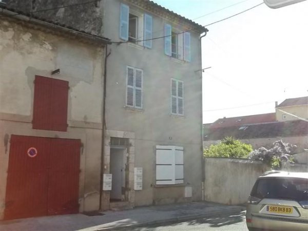 Photos de Appartement à Solliès-Pont (83210) 